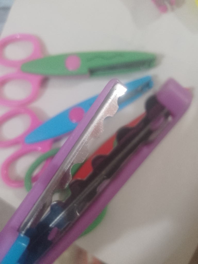 Pack Of 6 - Pattern Zigzag Scissors With 6 Different Pattern – Karachi  Stationers