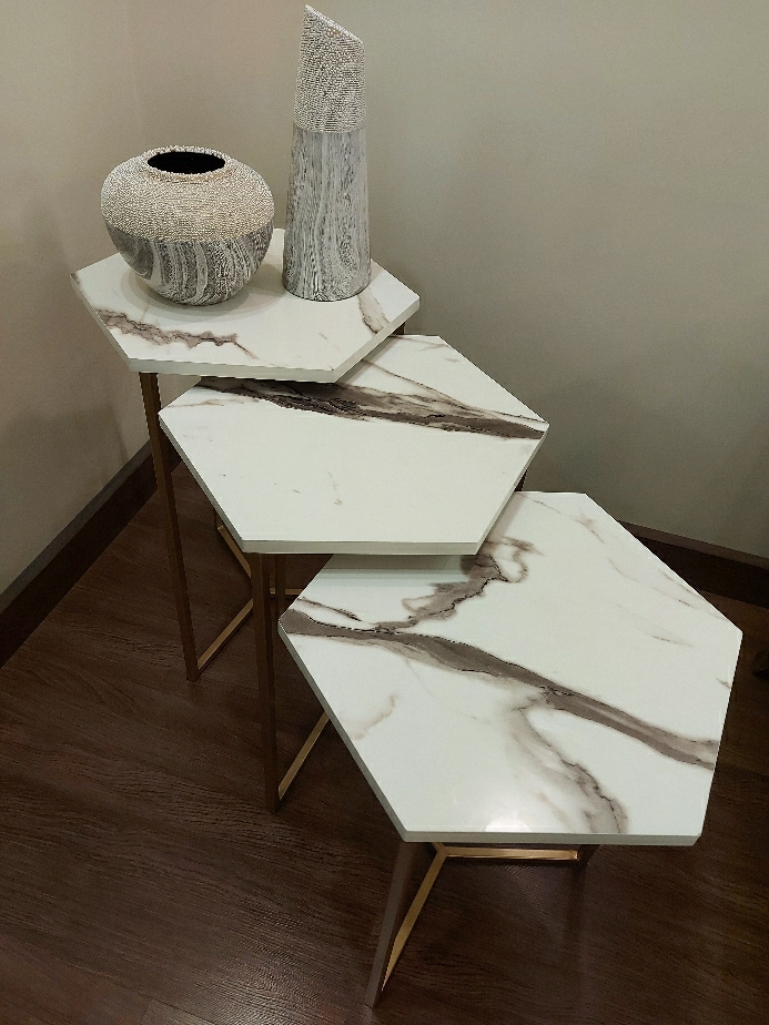  Modern Hexagon Nesting Side End Table Set Living Room Set Of 3 MDF White Marble sheet top with Golden color legs