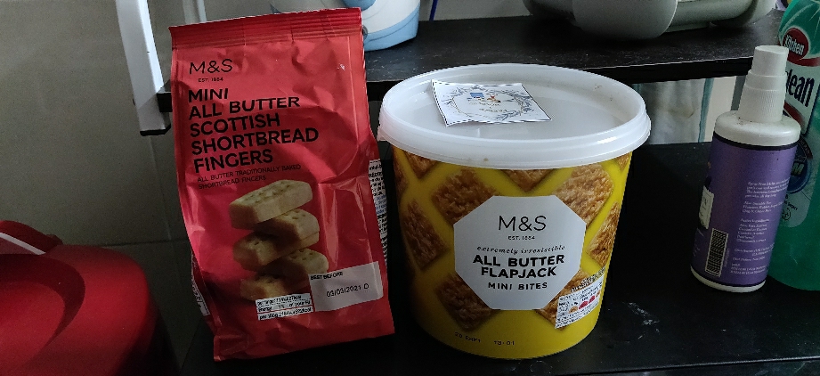 m&s all butter flapjack mini bites