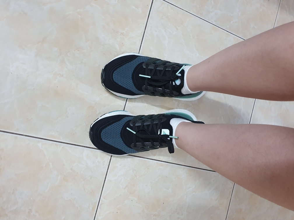 adidas RUNNING Giày UltraBoost 21 Nữ Màu đen FY0412 | Lazada.vn