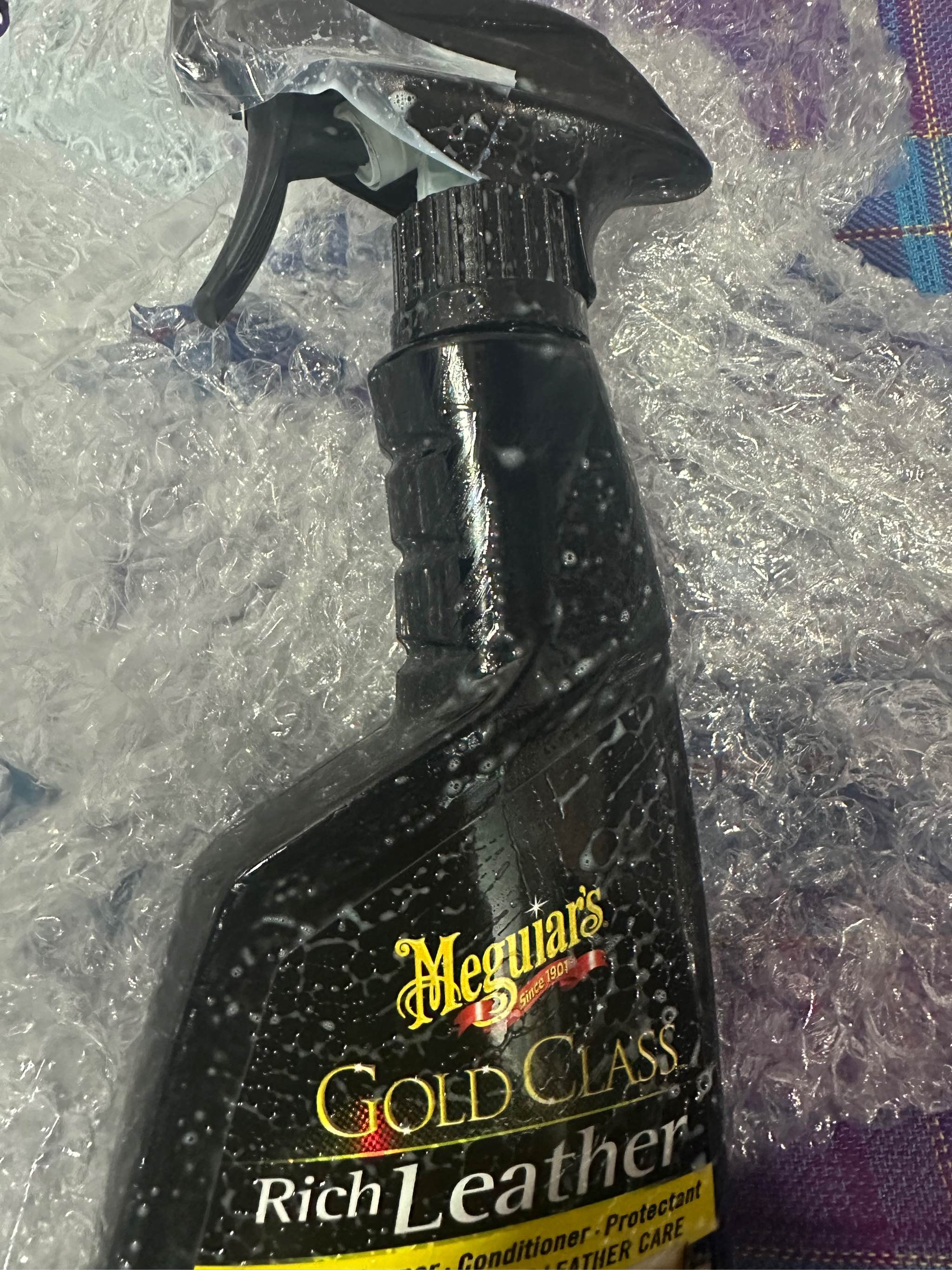 Meguiar's Gold Class G10916 Rich Leather Spray, 15.2 oz Bottle