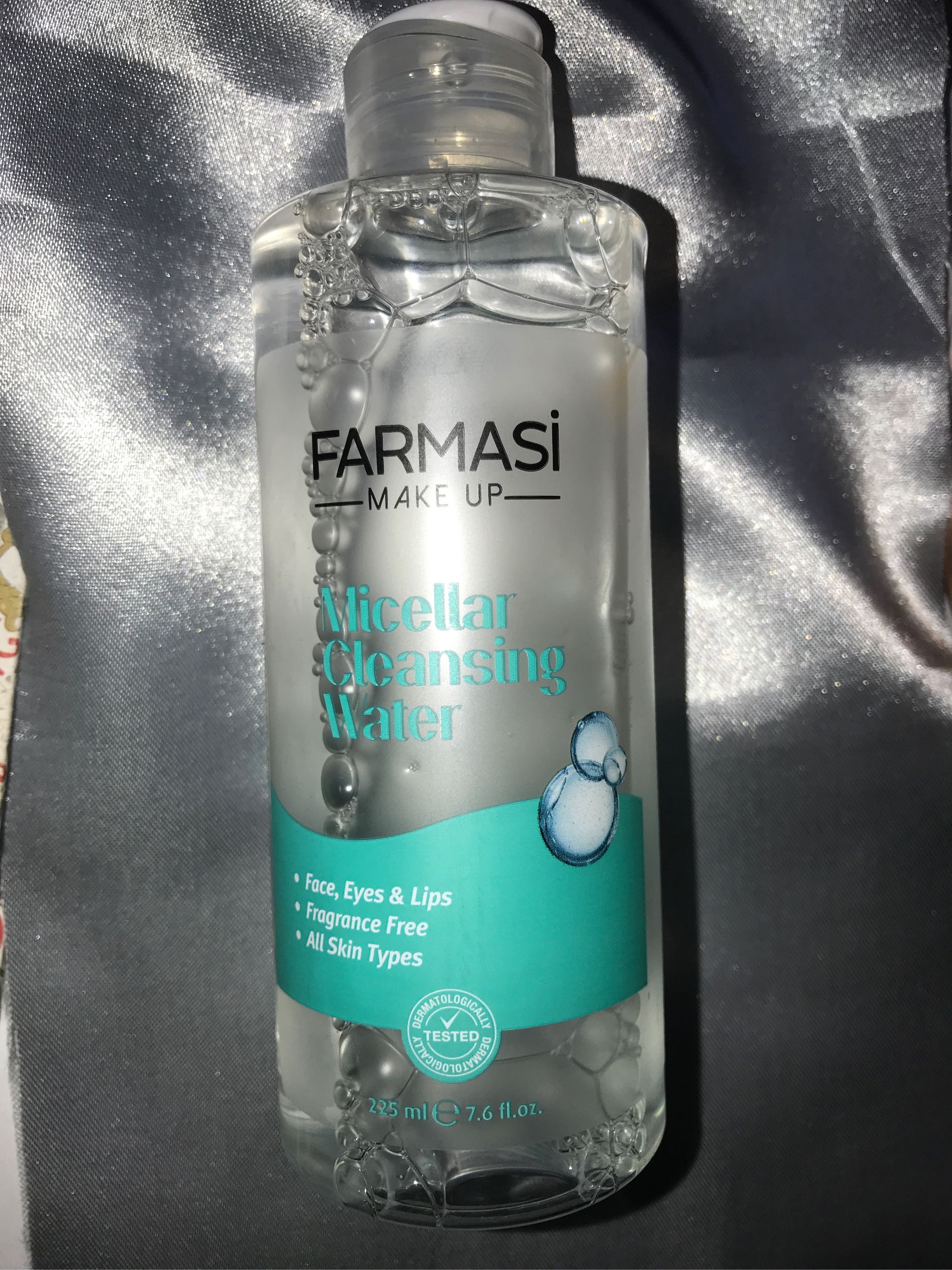 micellar cleansing water farmasi