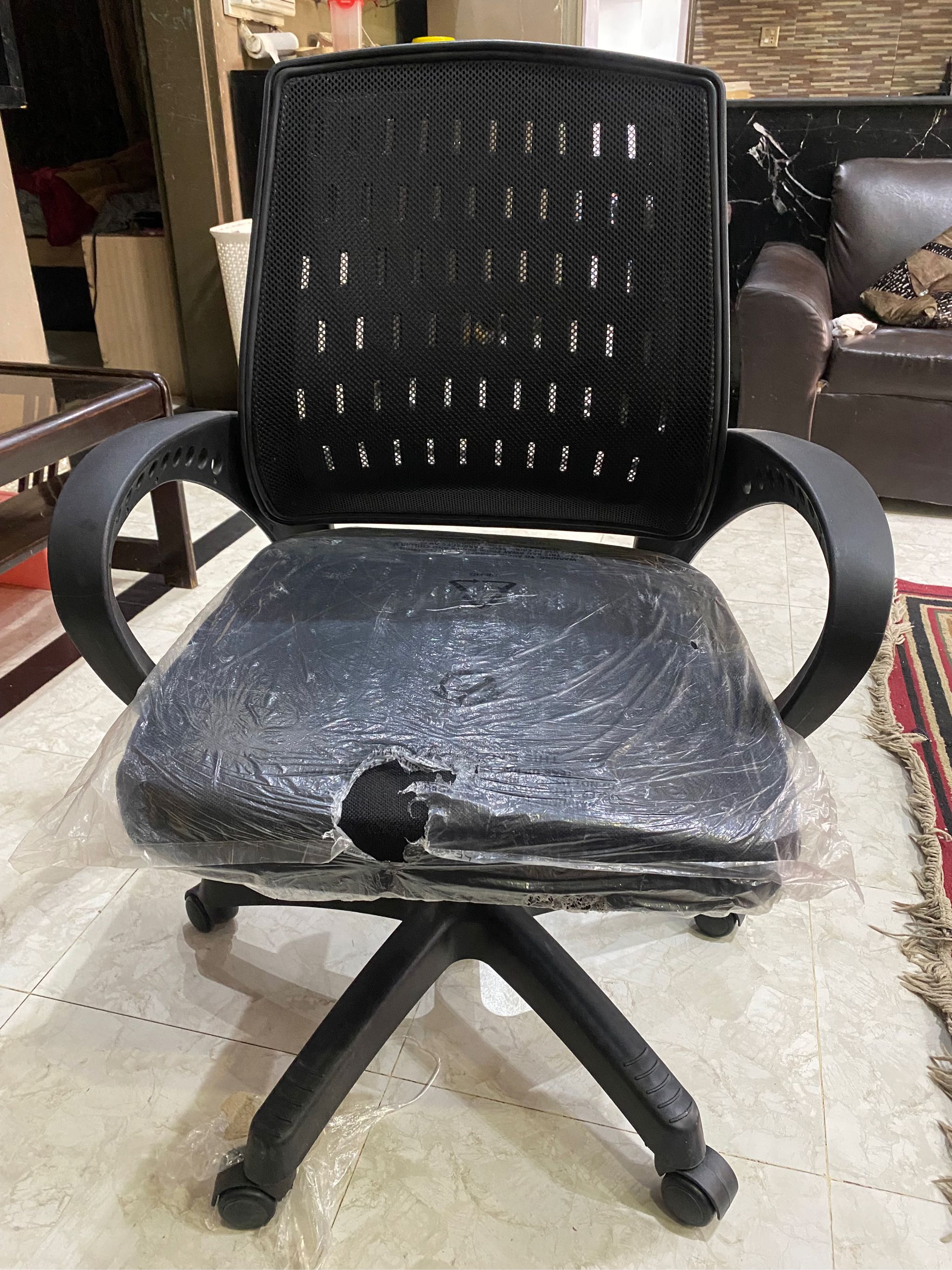 Chair for office deals olx