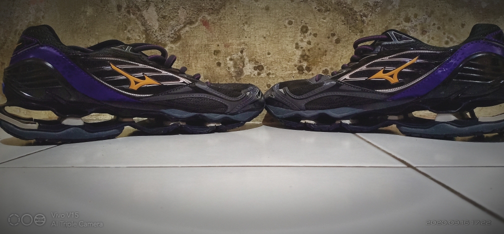 Sepatu Mizuno Volly Lightning Z7 Black Rainbow Sepatu Voli