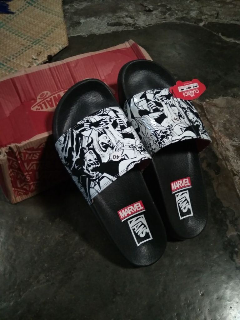 Harga sandal best sale vans marvel original