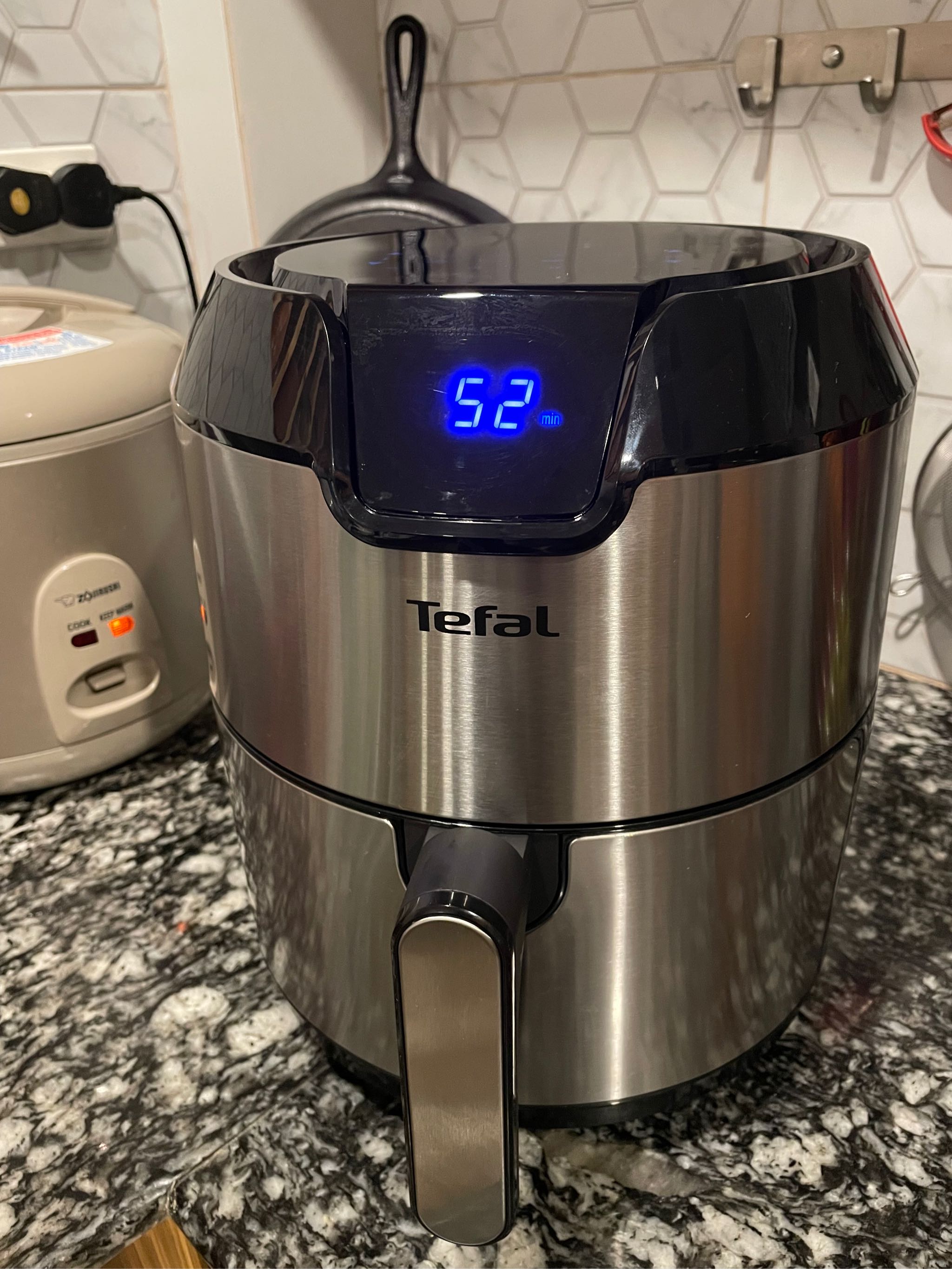 Tefal Air Fryer EY401D27 - Savvas Eracleous Ltd