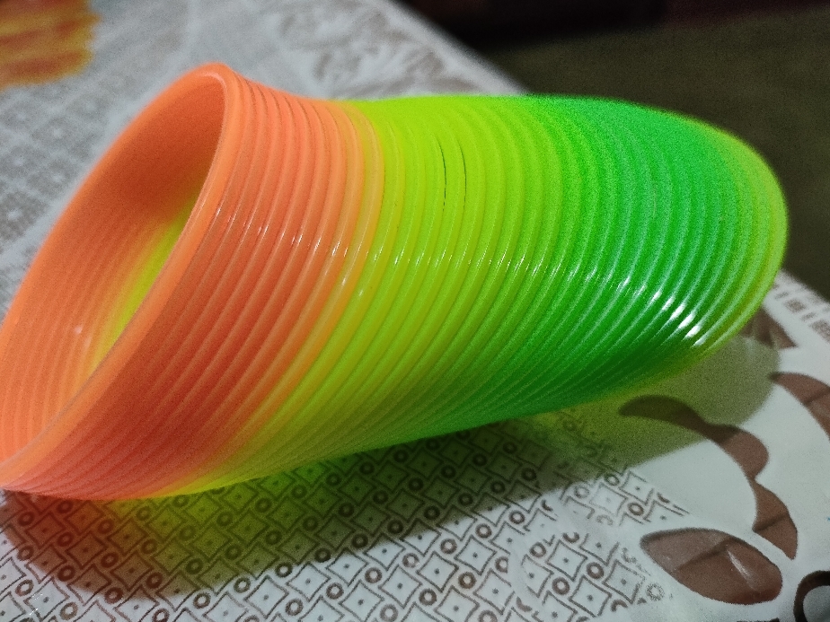 Large Rainbow Slinky Spring Coil Fun Kids Toy Stretchy Bouncing Plastic  Slinky