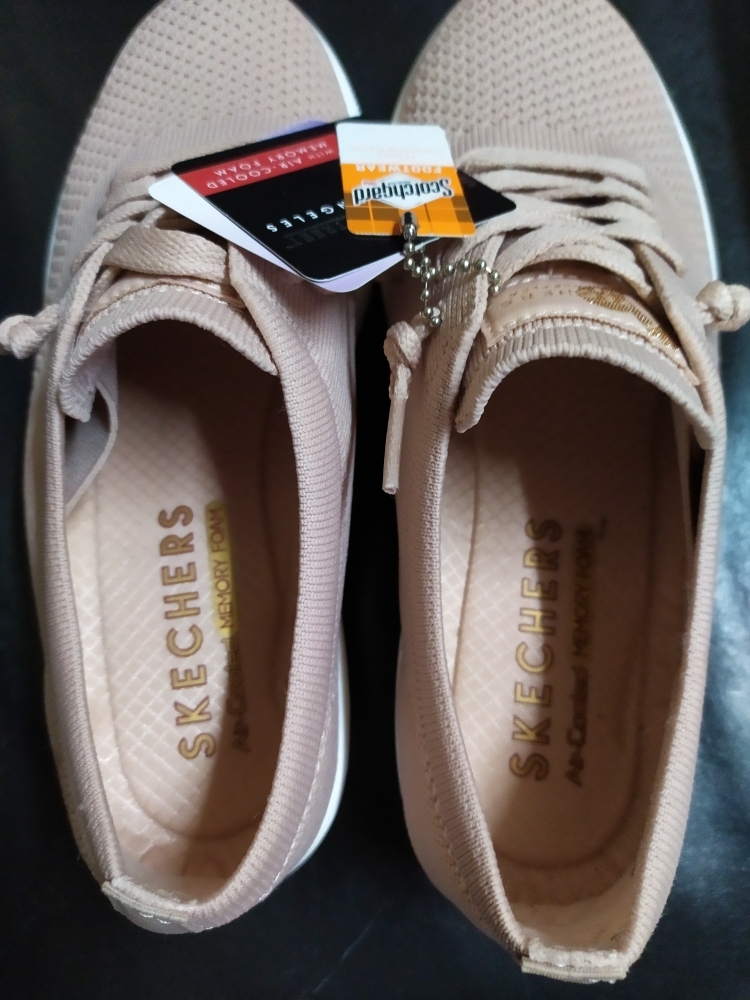 skechers poppy day to day