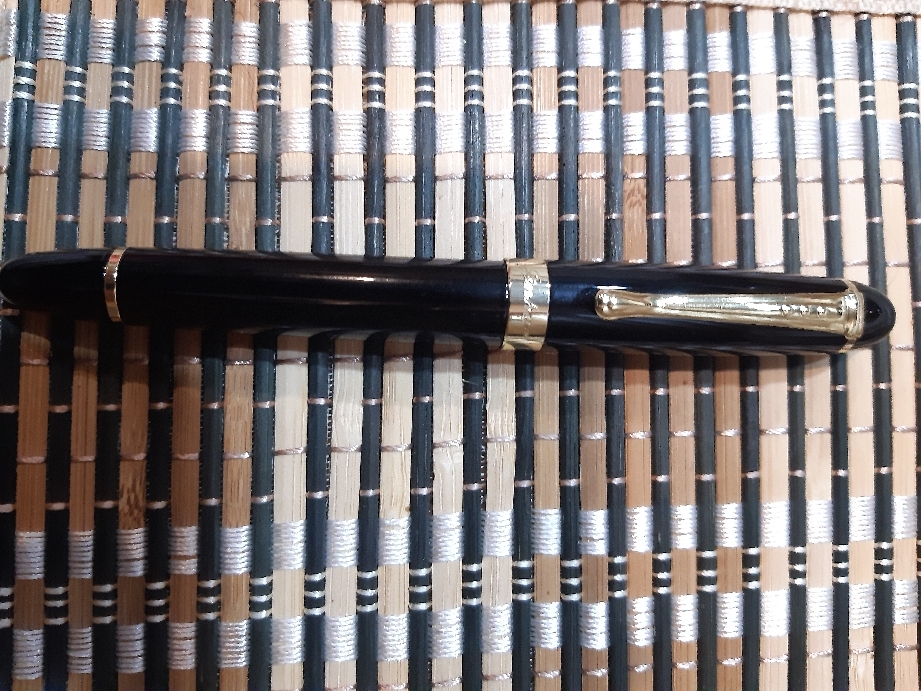  Jinhao X450 Fountain Pen Black Medium Nib Gold Trim Fountain Pen