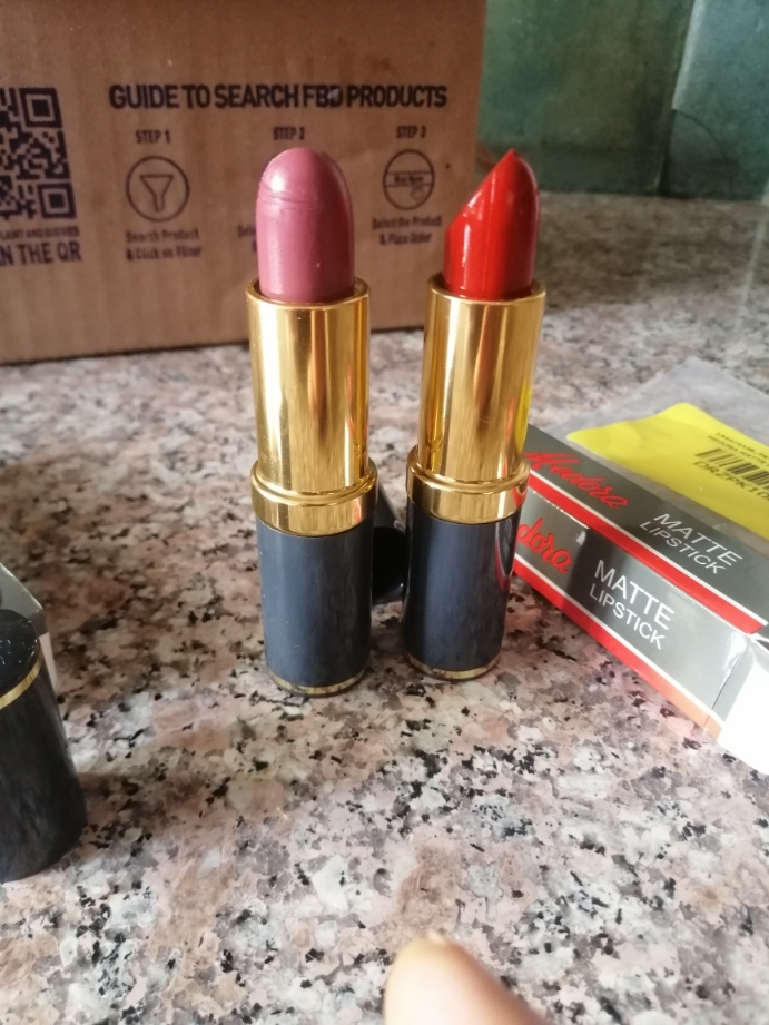 medora lipstick 210