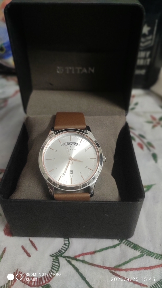 Titan hot sale watch 1767sl01