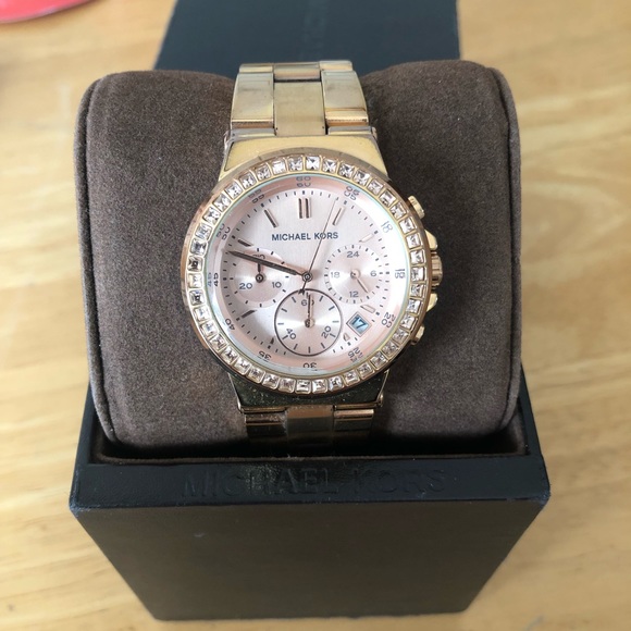 MK 5586 Michael Kors Glitz Womens Analog Watch Rose Gold Tone