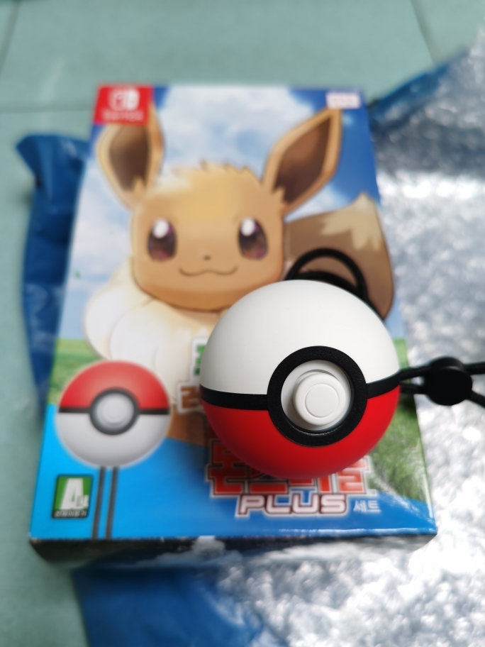 Nintendo Switch Pokemon Lets Go Pokeball Plus Pikachu Eevee Sword