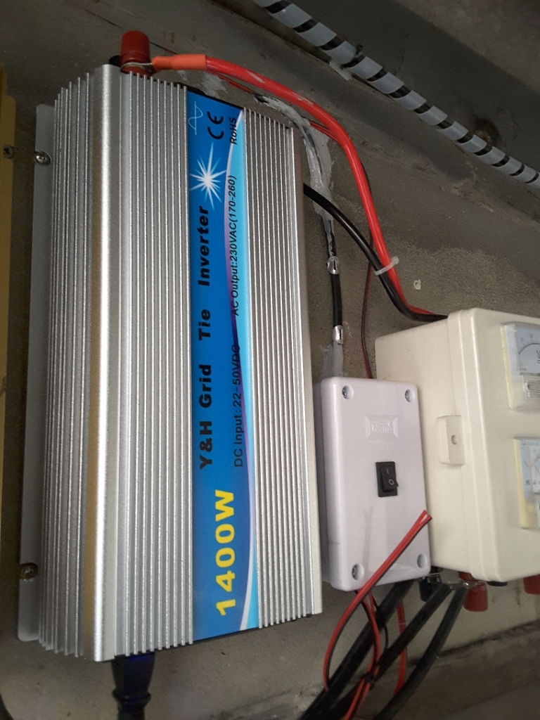 Y&H 1400W Grid Tie Inverter Stackable MPPT Pure Sine Wave DC10.8-32V Solar Input AC90-140V Output for 12V Solar Panel 