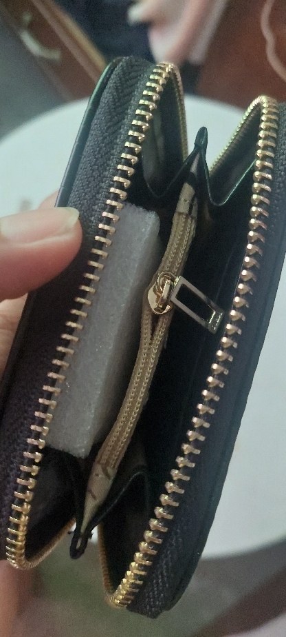 Original Guess Vella Small Croc Texture Zip Around Wallet - Black