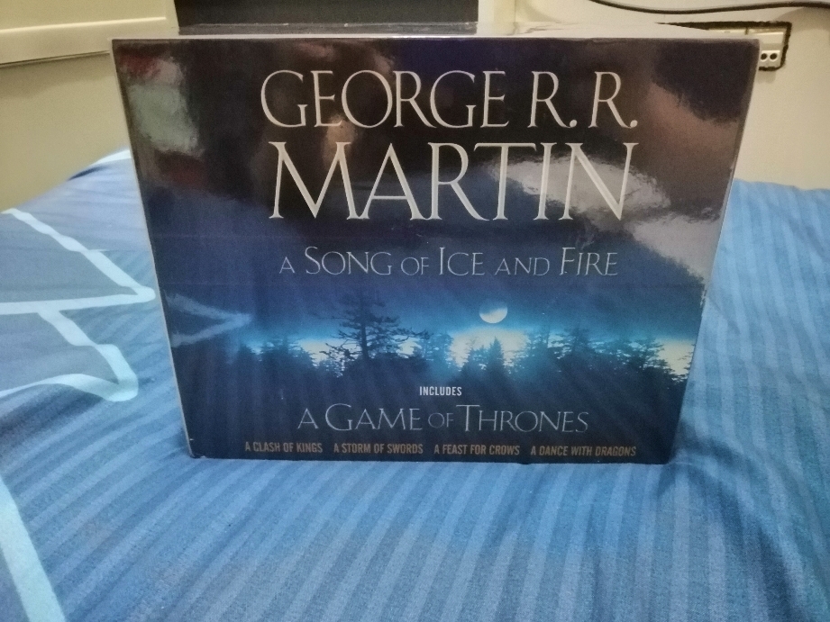 Game of Thrones 5-Book Boxed Set, Export Edition (Mass Market)