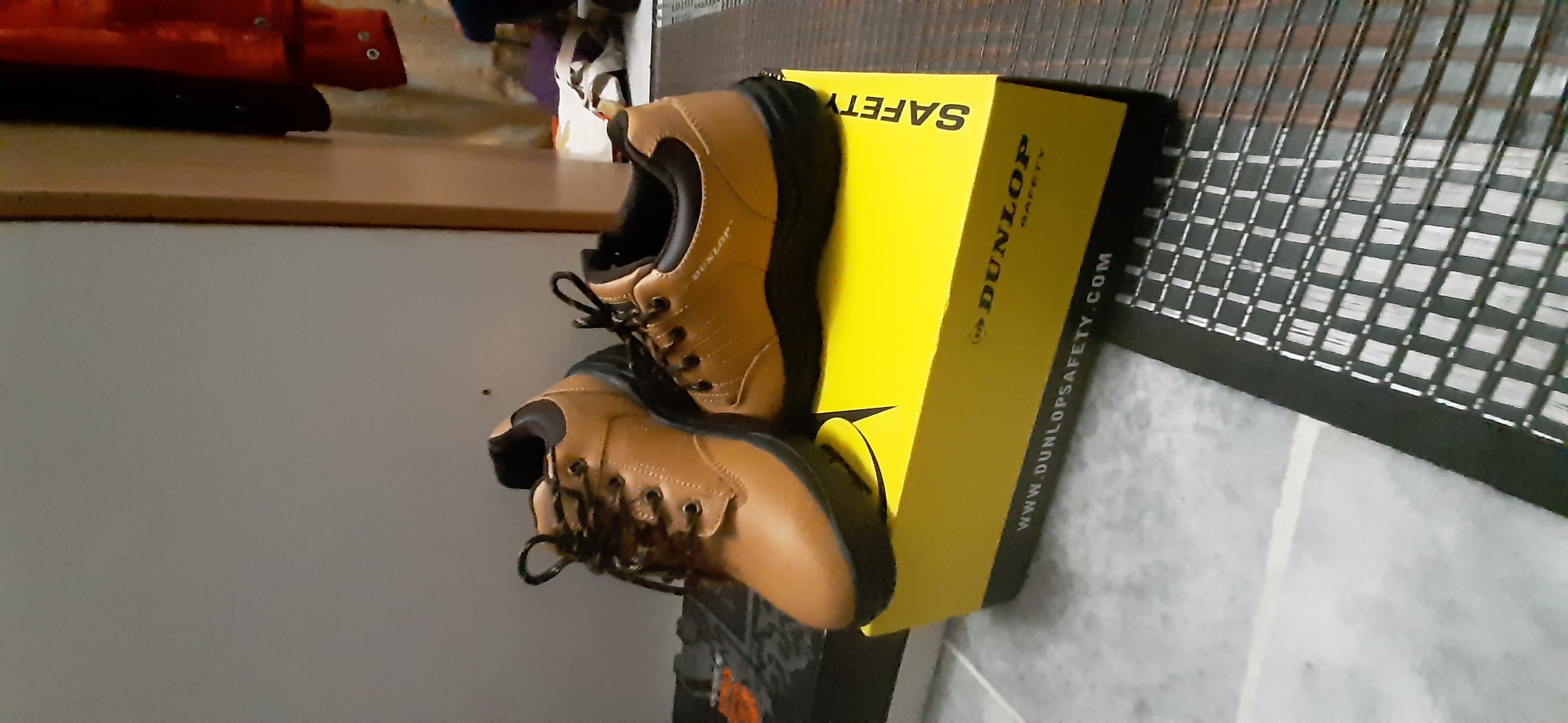 dunlop kansas safety shoes