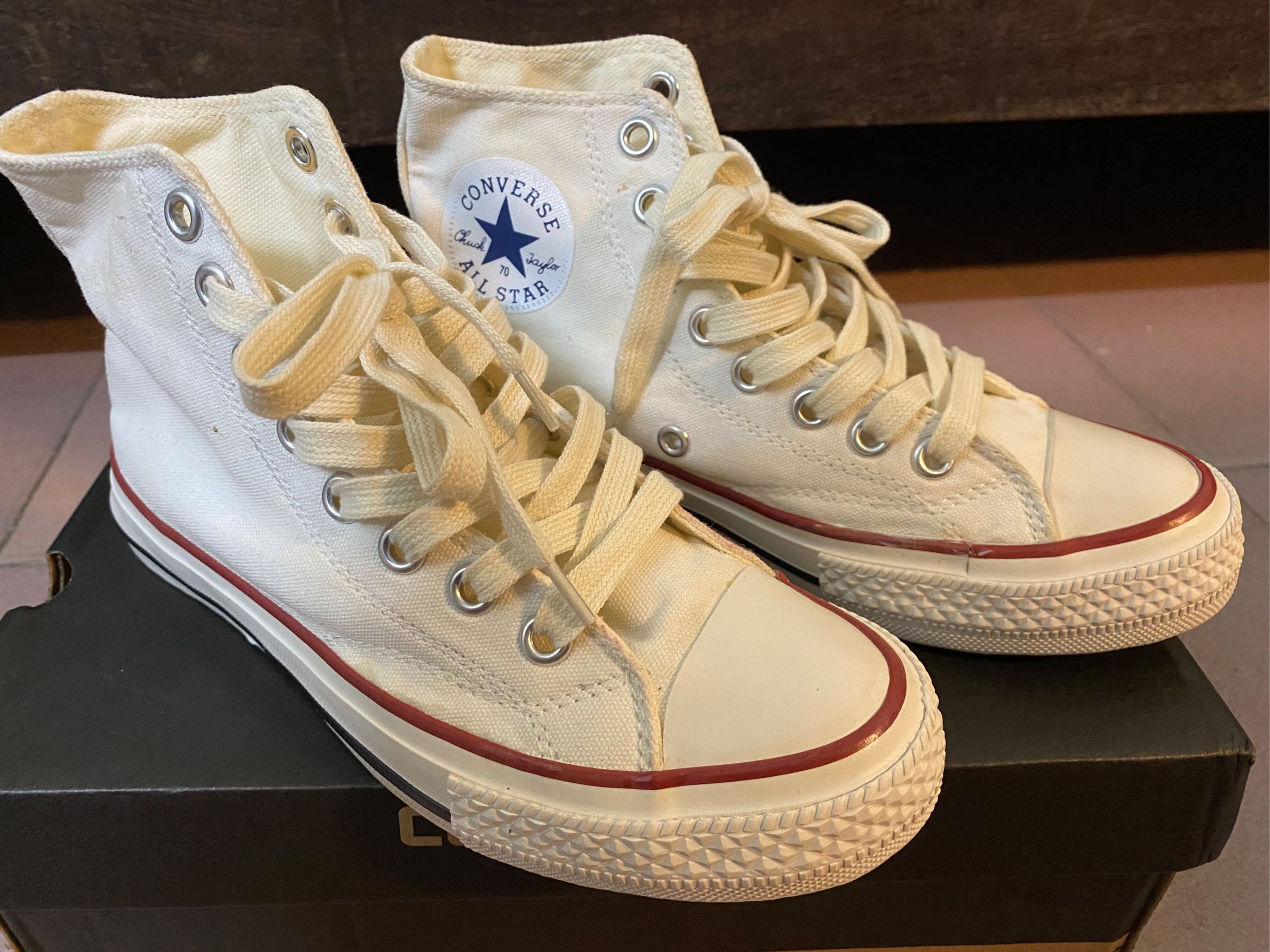 converse red label