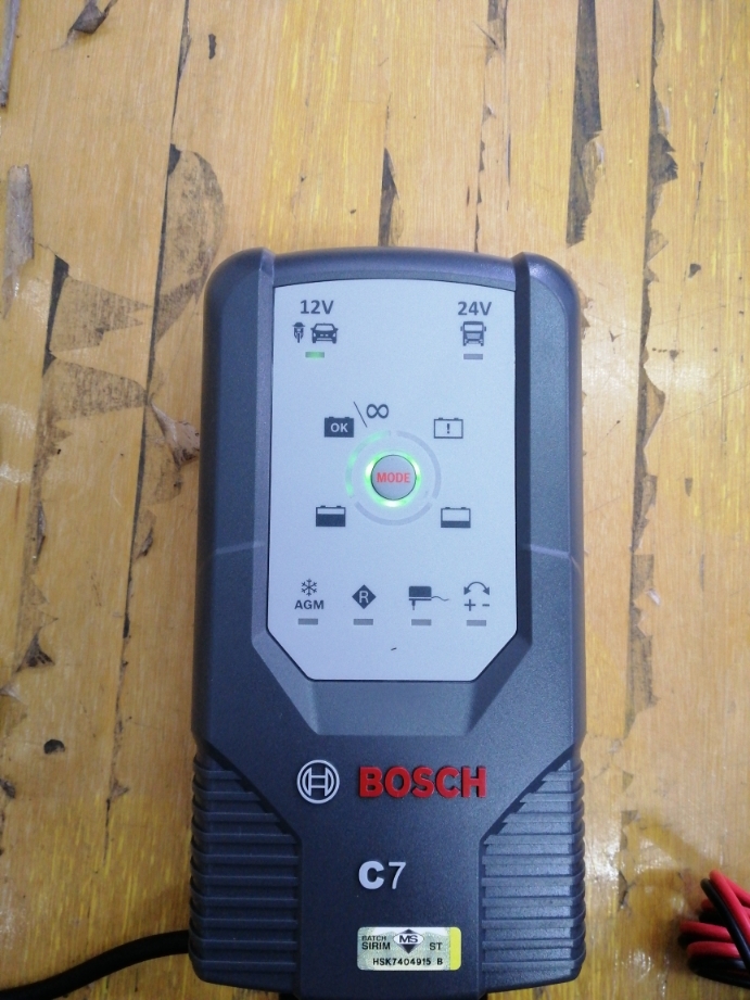 018999907M Bosch - Charger BOSCH C7 12/24V 7A, 12V-230Ah, 24V-120Ah 0 189  999 07M -  Store