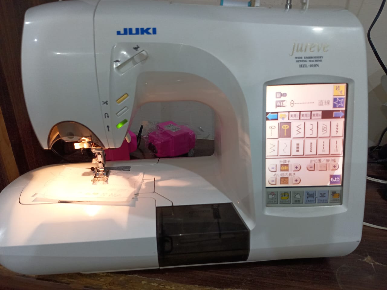 JUKI jureve HZL-010N EM-3 JUKI jureve HZL-010N Electric Sewing