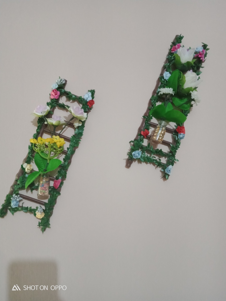  Decorated Ladder
