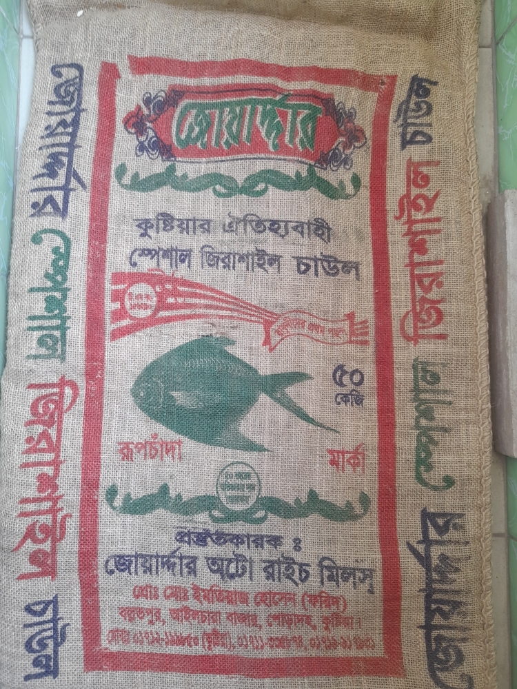 Erlari oldida xotinlarni sikishadi Qizning eshagini qanday yalash kerak