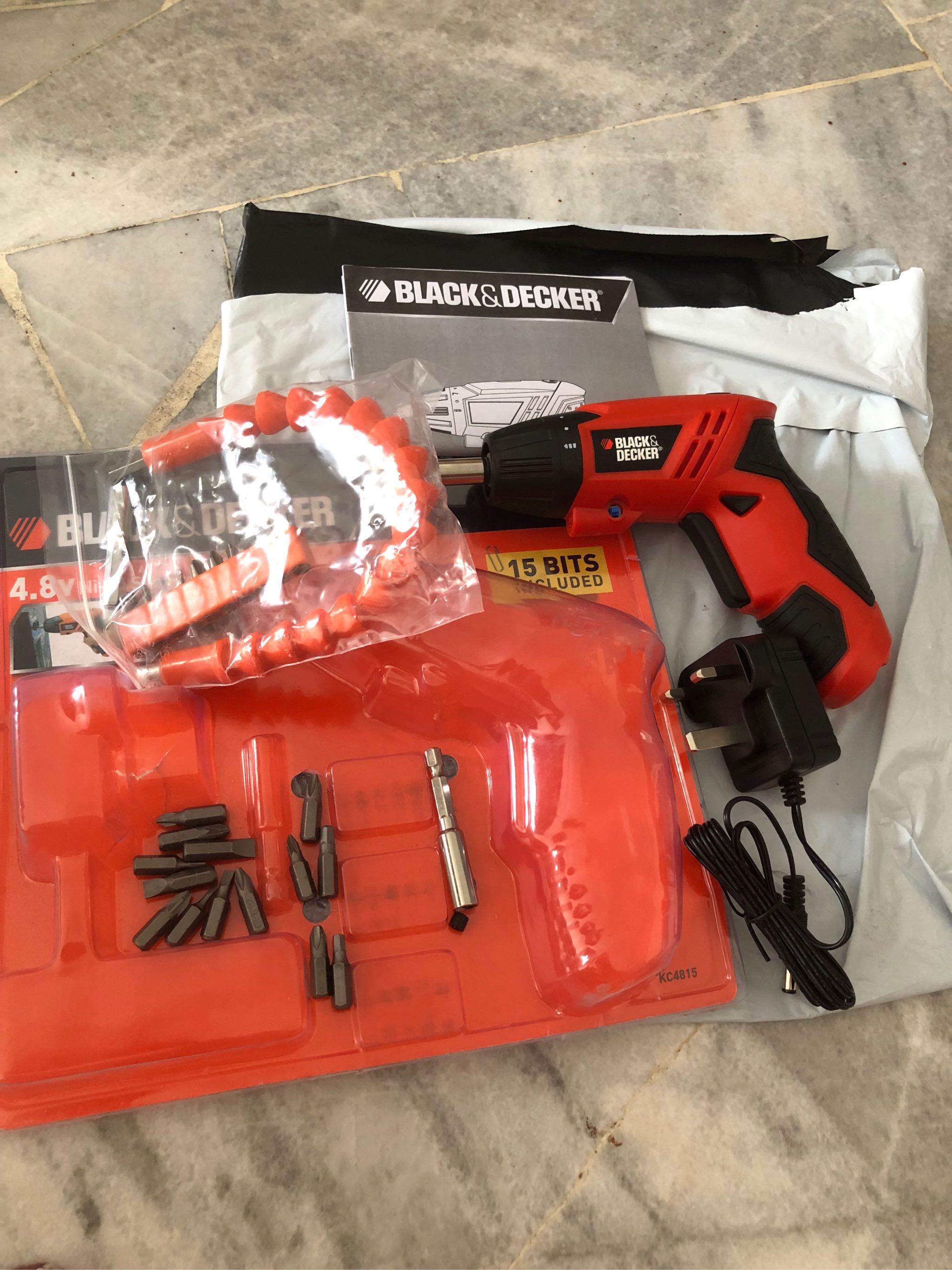 BLACK & DECKER KC4815 CORDLESS SCREWDRIVER 4.8V 200Rpm (15 BITS INCLUDED)  FOC SINGLE FLEXIBLE SHAFT