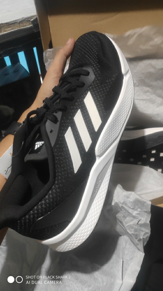 fw8070 adidas