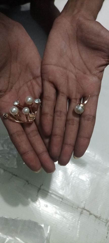 Gemology Benefits Know Who Can Wear Moti Gemstone And What Its Benefits And  Side Effects - Amar Ujala Hindi News Live - Pearl Stone Benefits:इन  परेशानियों को दूर करता है मोती, जानिए