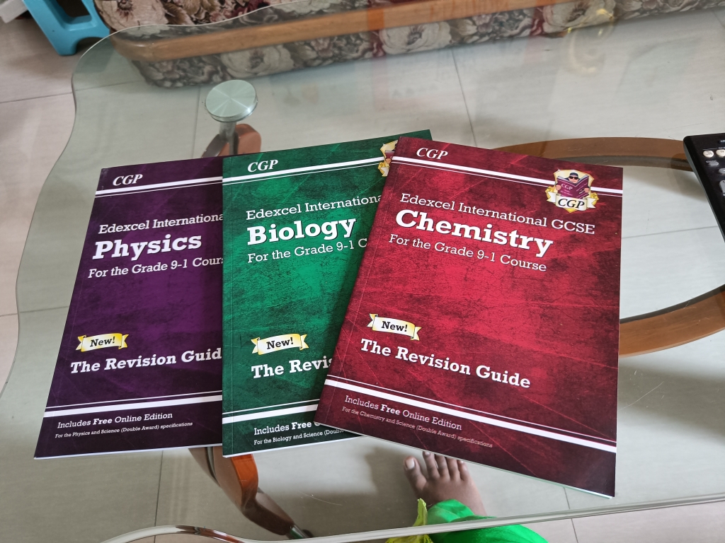  New Grade 9-1 Edexcel International GCSE Physics: Complete  Revision & Practice with Online Edition (CGP IGCSE 9-1 Revision):  9781789080841: CGP Books: Books
