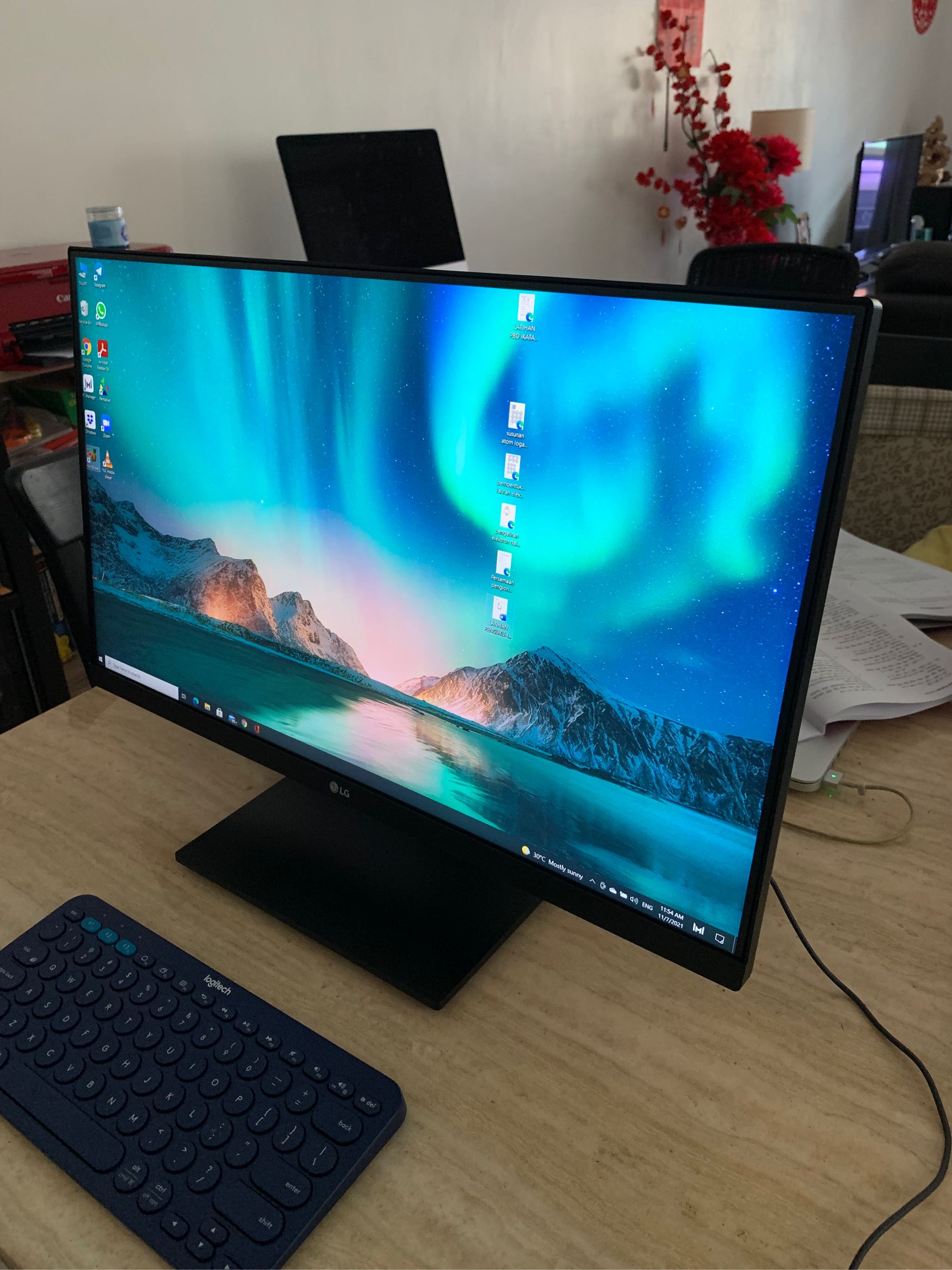LG 24 Inch 24QP750 / 24QP750-B QHD IPS 75Hz Monitor with Daisy