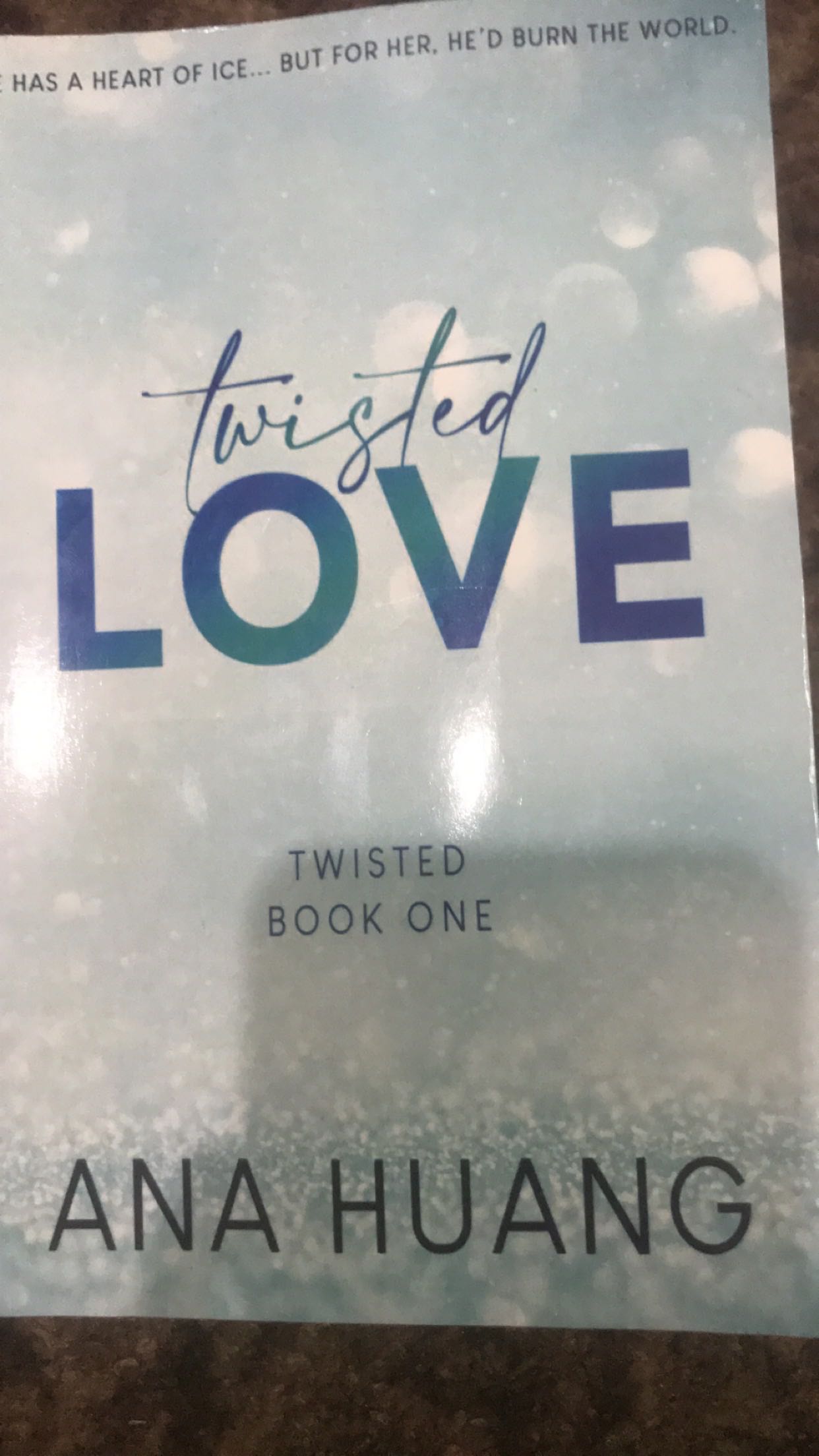 Review de Twisted Love 
