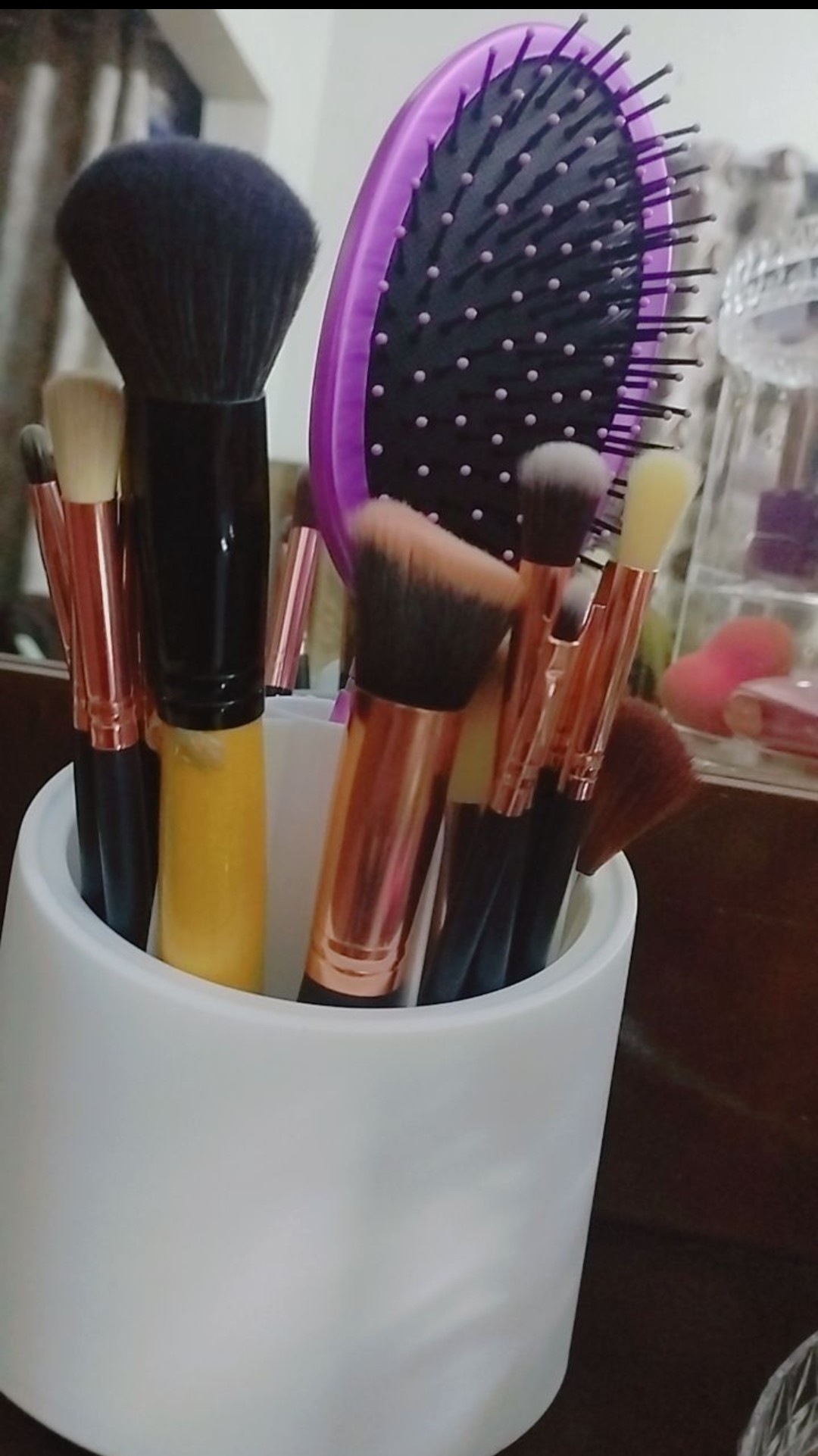 Buy 360° rotating makeup brush holder at best price in Pakistan