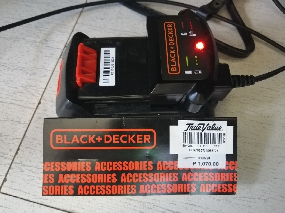 BLACK & DECKER 18V/20V 400MA CHARGER BASE SA – N588726, Powertools  Batteries & Chargers