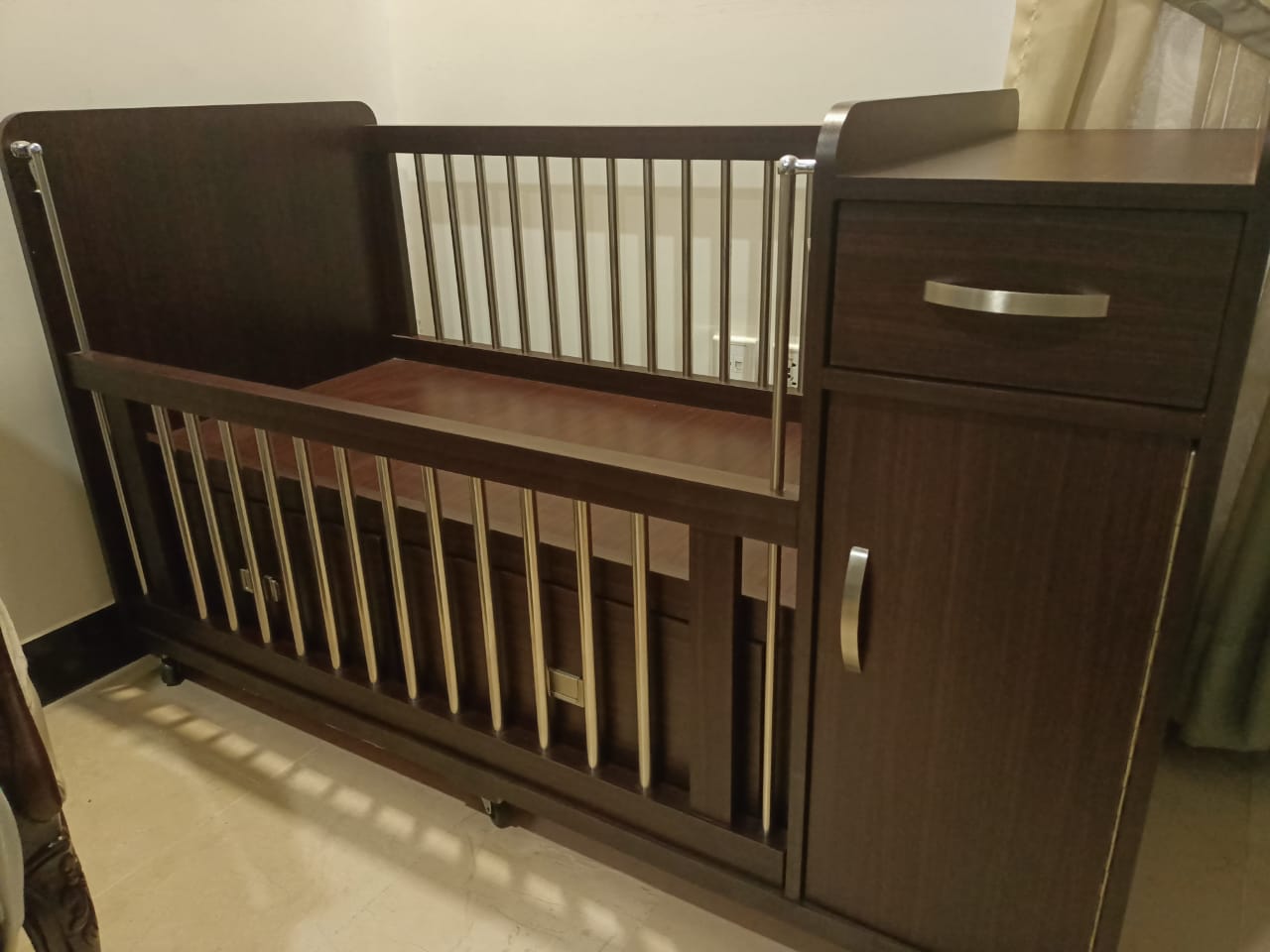 Daraz hotsell baby cot