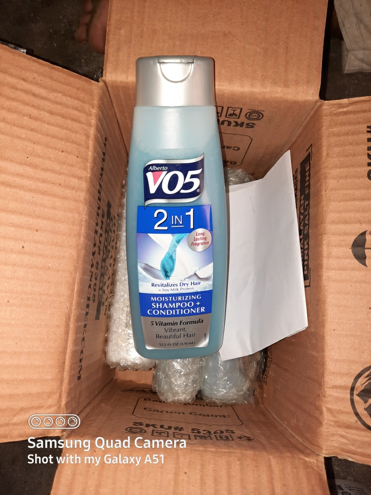  V05 2 In 1 Moisturizing Shampoo And Conditioner - 370 Ml (Made In USA)