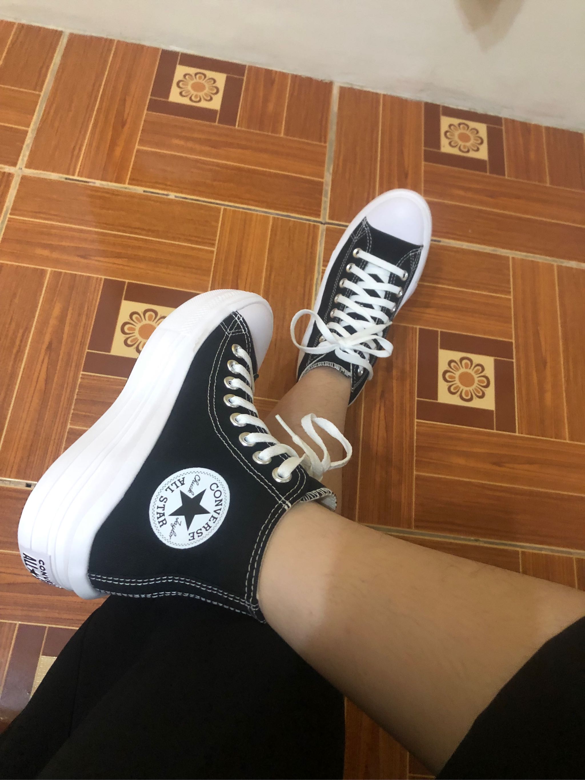 Converse Chuck Taylor All Star Move Platform Womens Sneakers