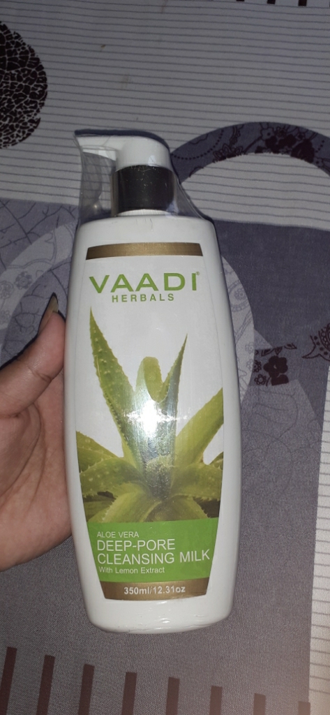 vaadi cleansing milk