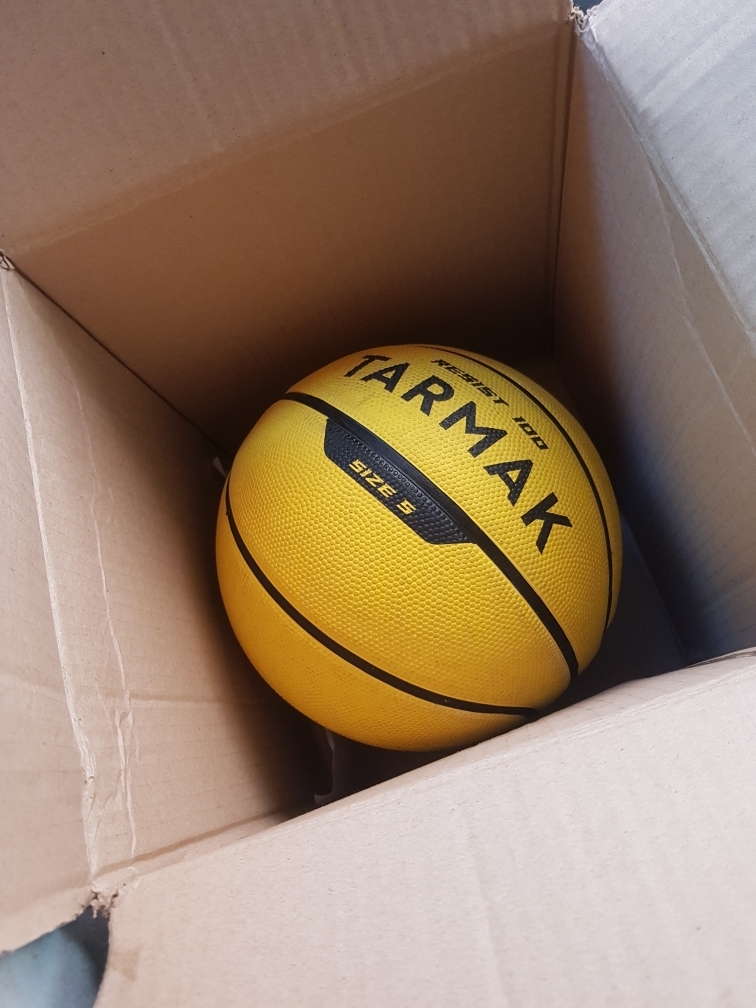 Compra online de Tarmak Basketball - Number 5 - Black / Gray / Yellow -  R500