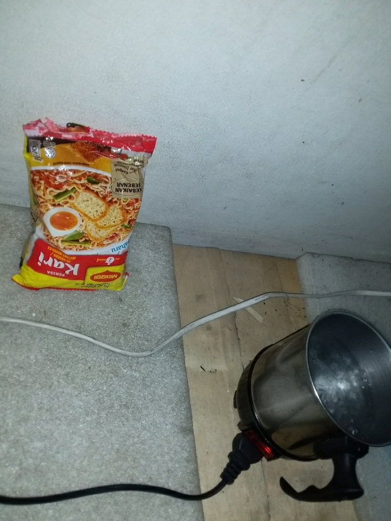 Maggi Kari instant noodles Malaysia 5pcs per pack Halal Certified