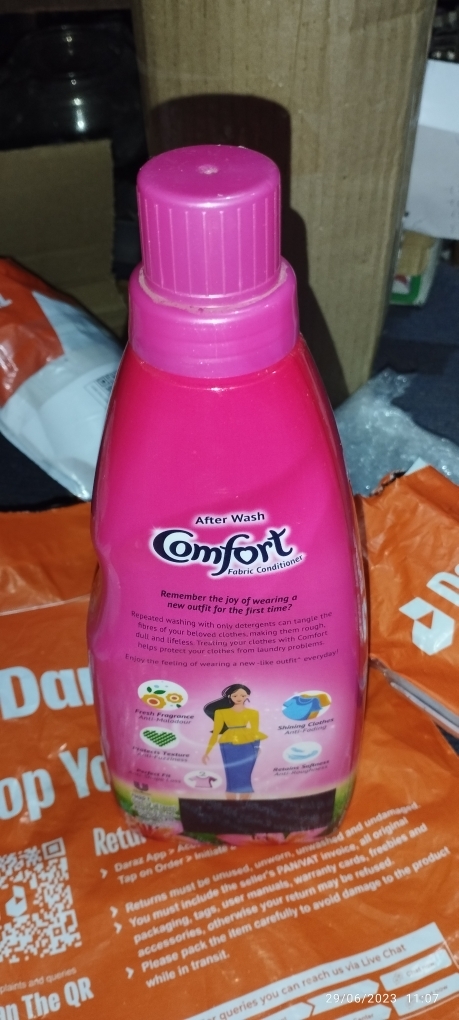 Comfort Lily Fresh Fabric Conditioner, 860ml Bottle at Rs 200