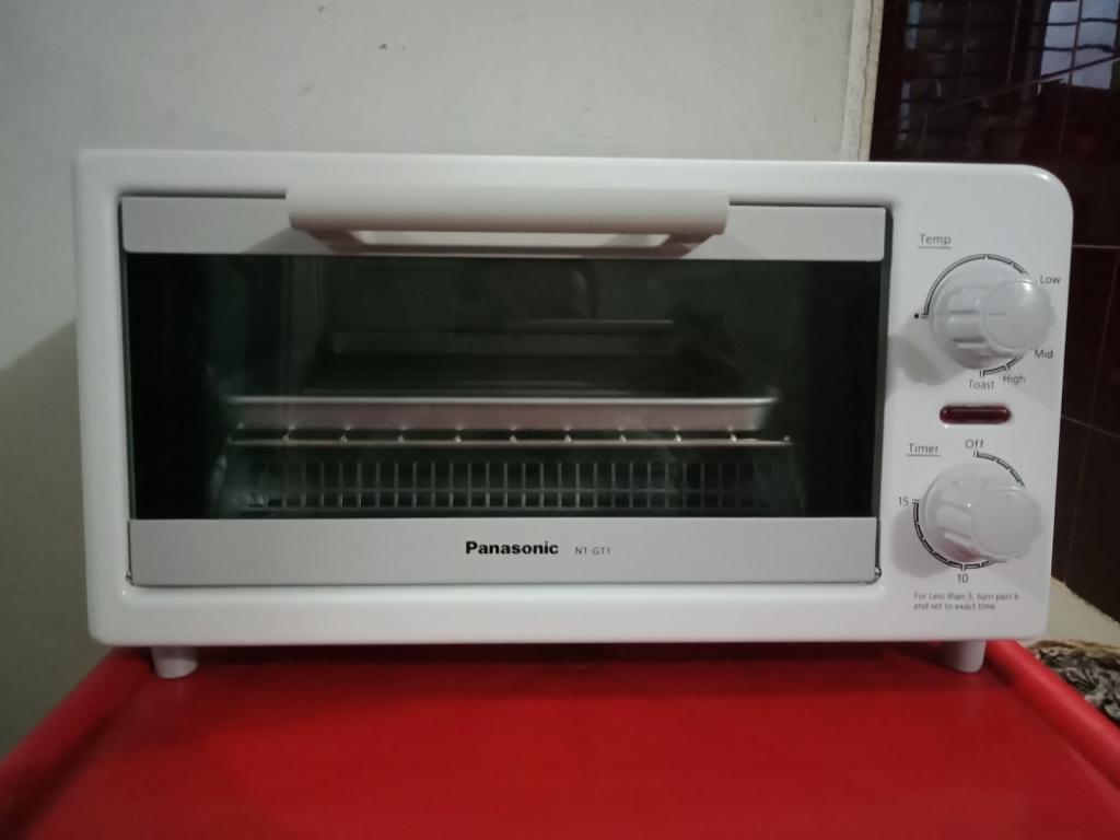Kitch'n'Stuff - Panasonic NT-GT1 9-Litre 1200-Watt Oven Toaster If you are  looking for ways to enhance your cooking that is high on utility, then opt  for the Panasonic NT-GT1 Oven Toaster. This