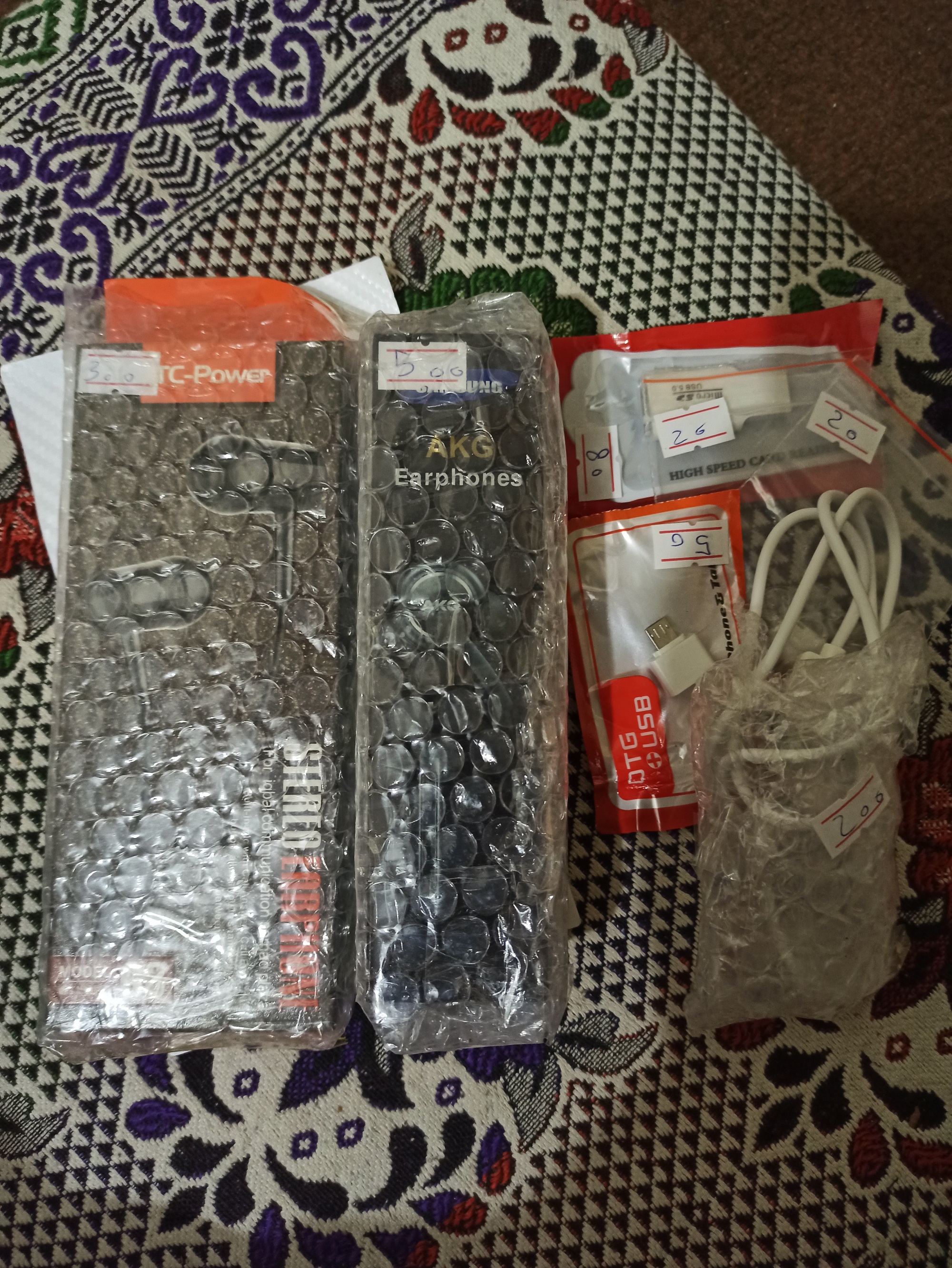  Mystery box mobile accessories worth 1000 or more minimum 7 products
