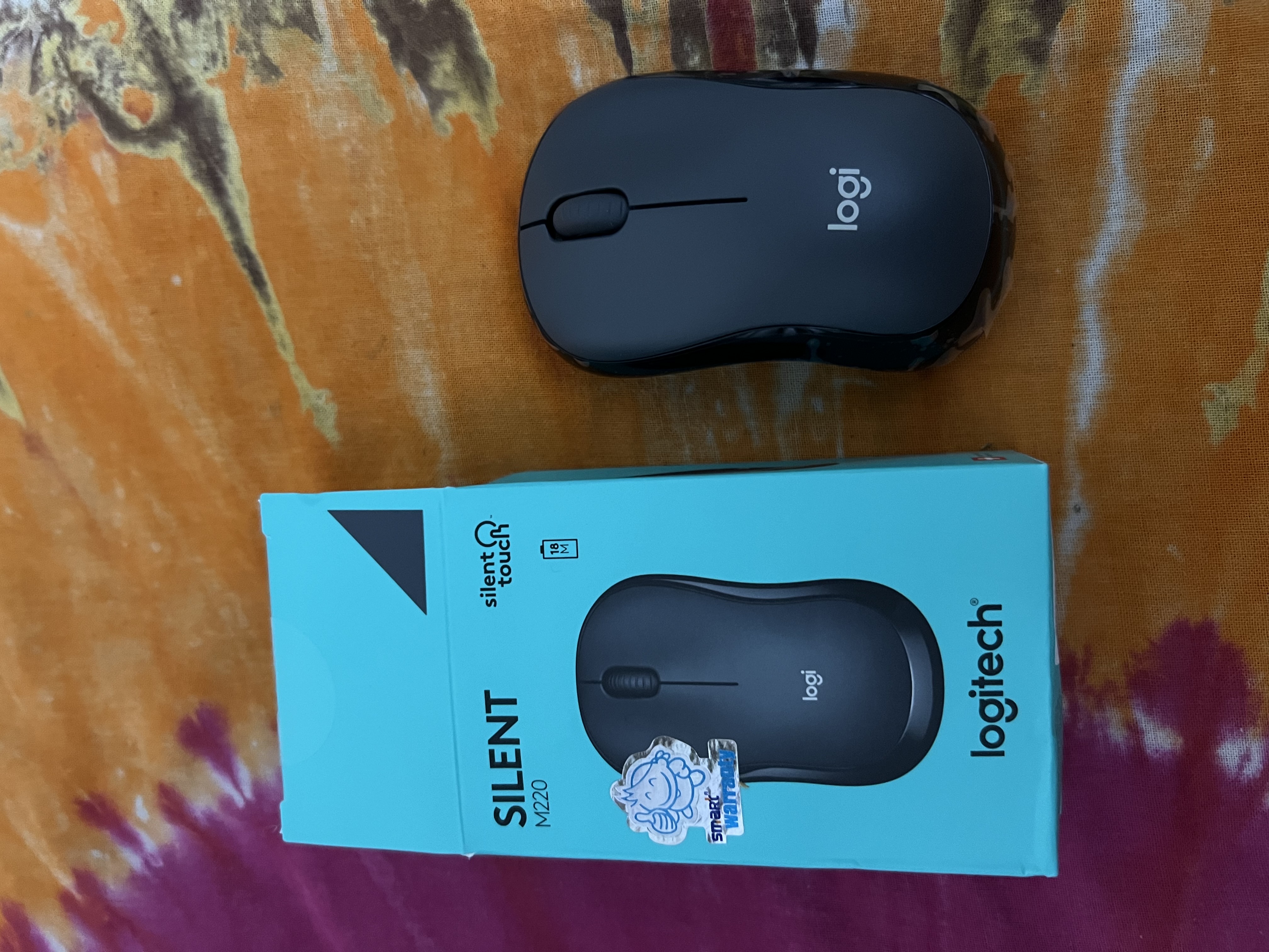 Logitech M220 SILENT Wireless Mouse, 2.4 GHz with USB Receiver
