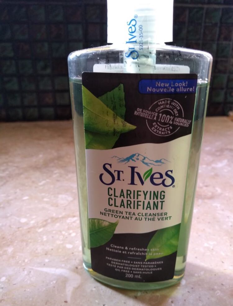  St. Ives Green Tea Facial Cleanser 200 Ml