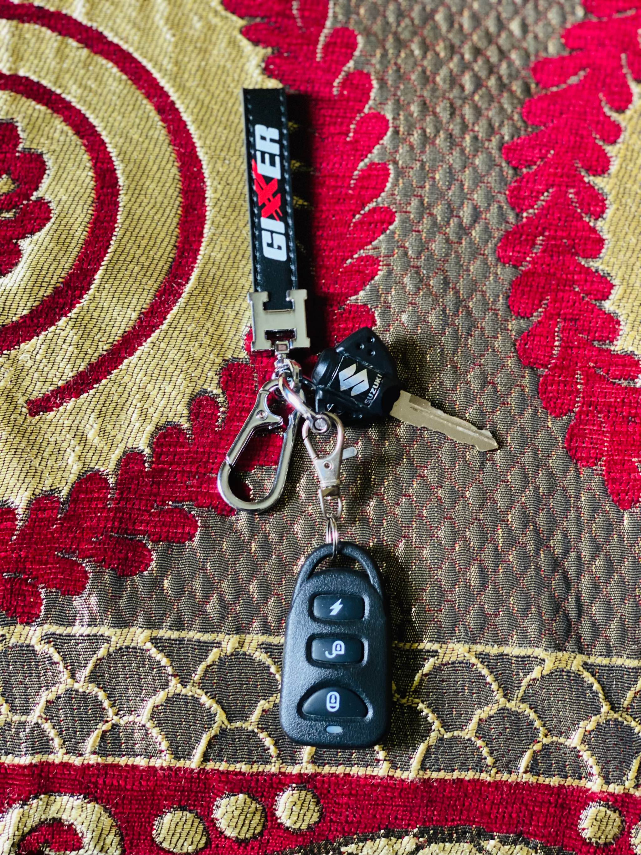 Suzuki hot sale gixxer keychain