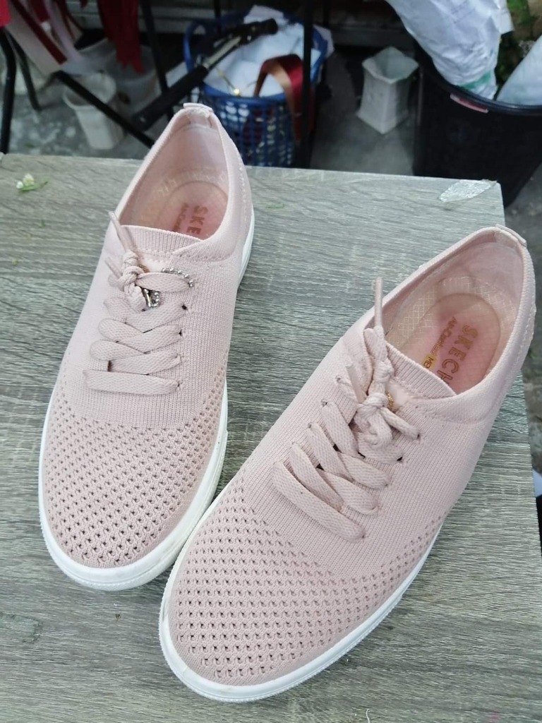 skechers poppy day to day