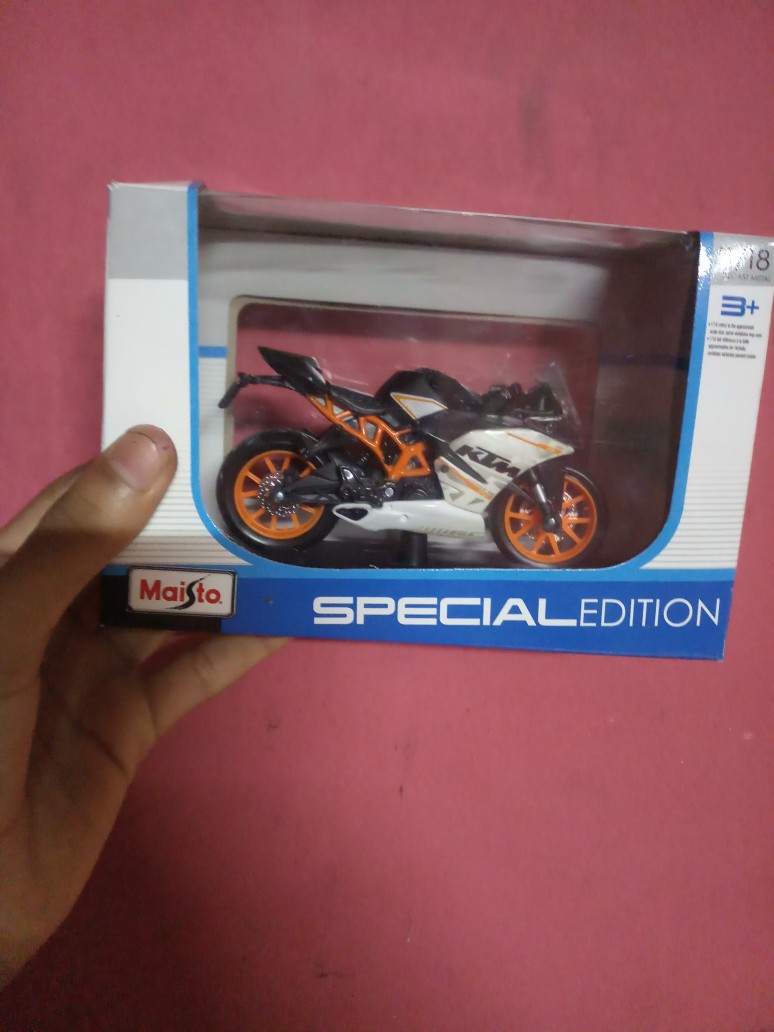 Maisto 1:18 KTM RC 390 Die-Cast Motorcycle Bike Model Toys For