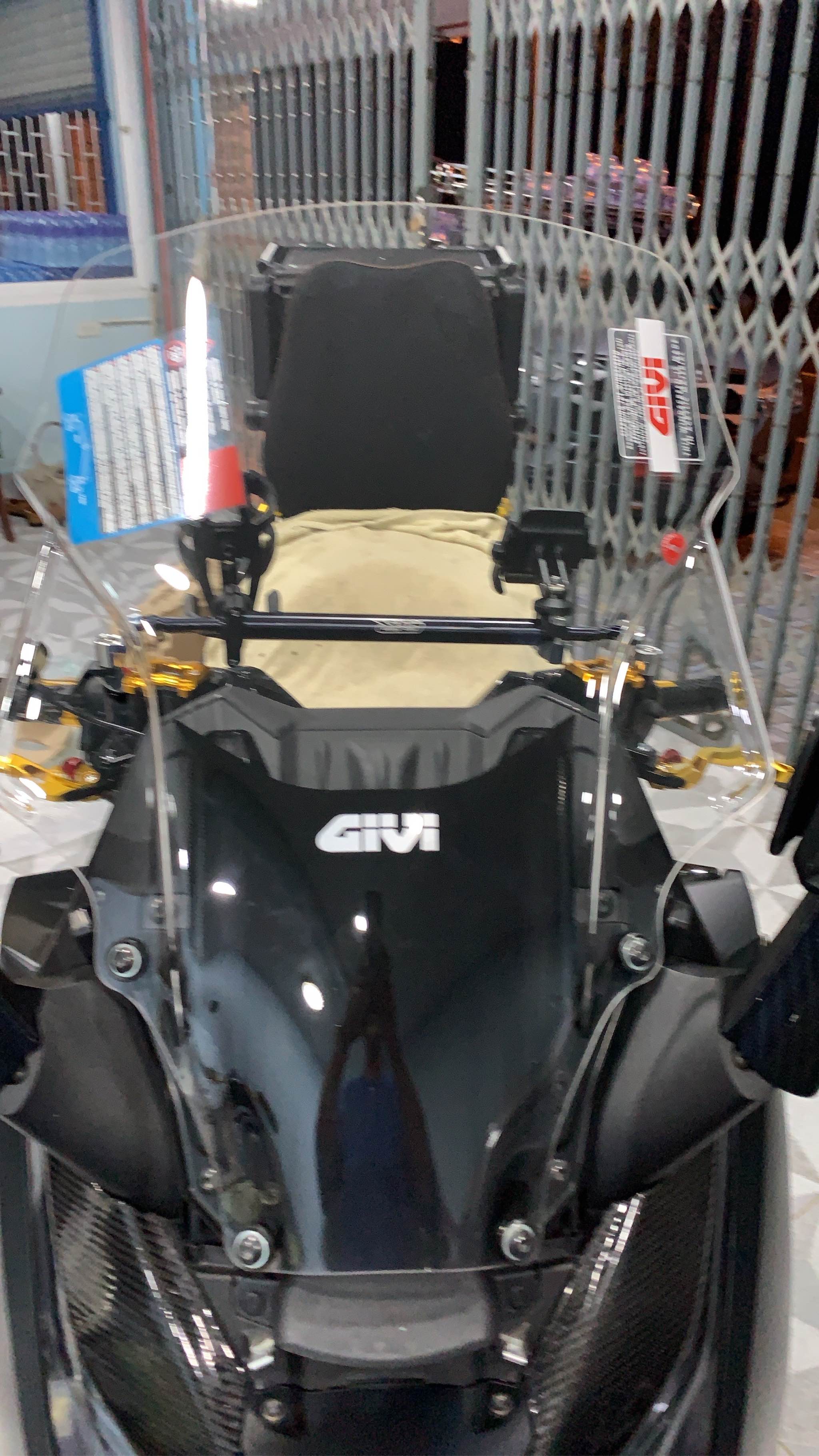 GIVI D1187ST Specific Screen for Honda Forza 350 (2021) - อุปกรณ์