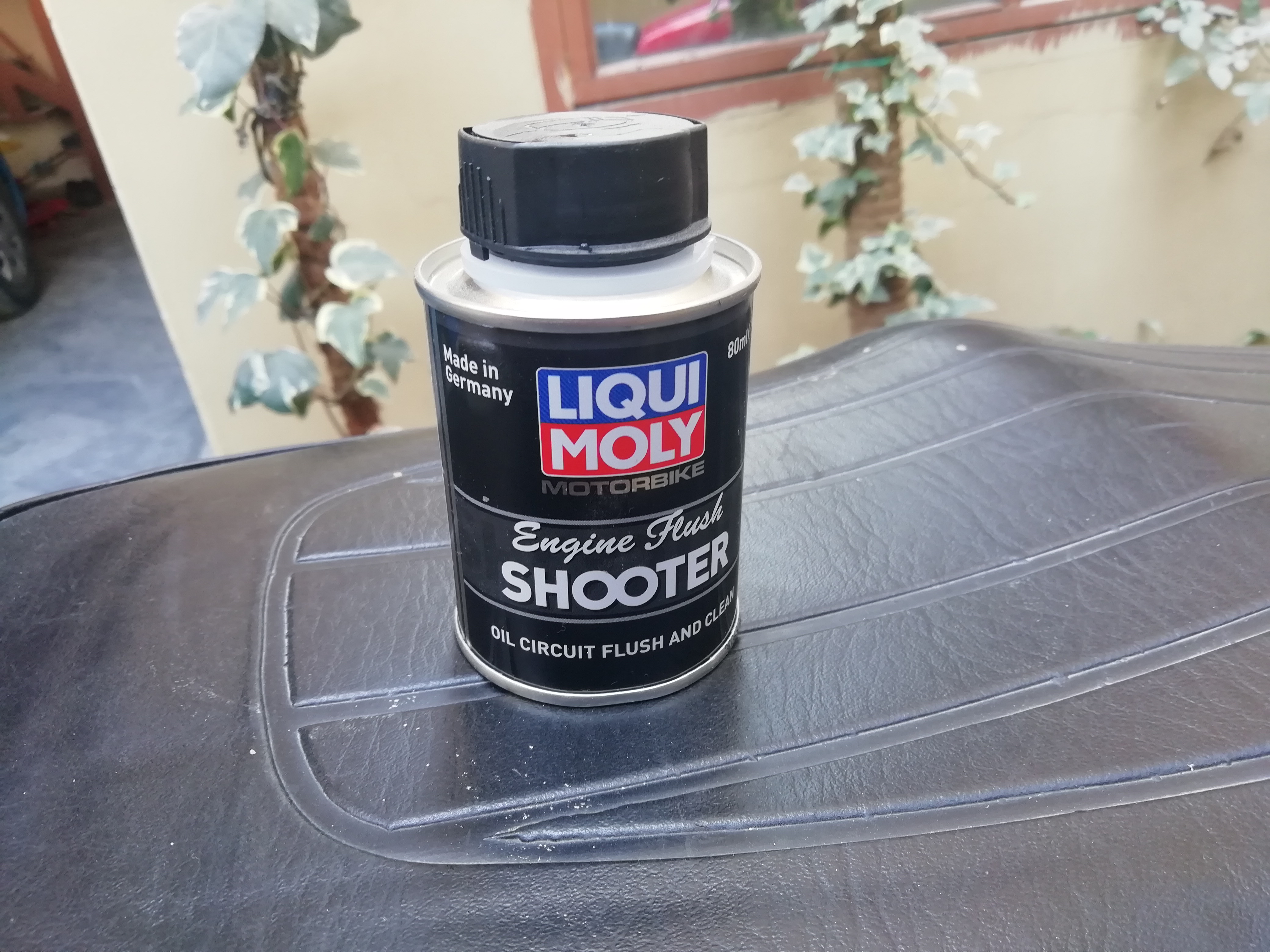LIQUIMOLY MOTORLIQUIMOLY MOTORBIKE ENGINE FLUSH SHOOTER FOR ALL BIKE ENGINES  CLEANS ENGINE FROM CARBON SLUDGE DIRT ENHANCE OVER ALL ENGINE PERFORMANCE  BIKE ENGINE FLUSH SHOOTER FOR ALL BIKE ENGINES: Buy Online at